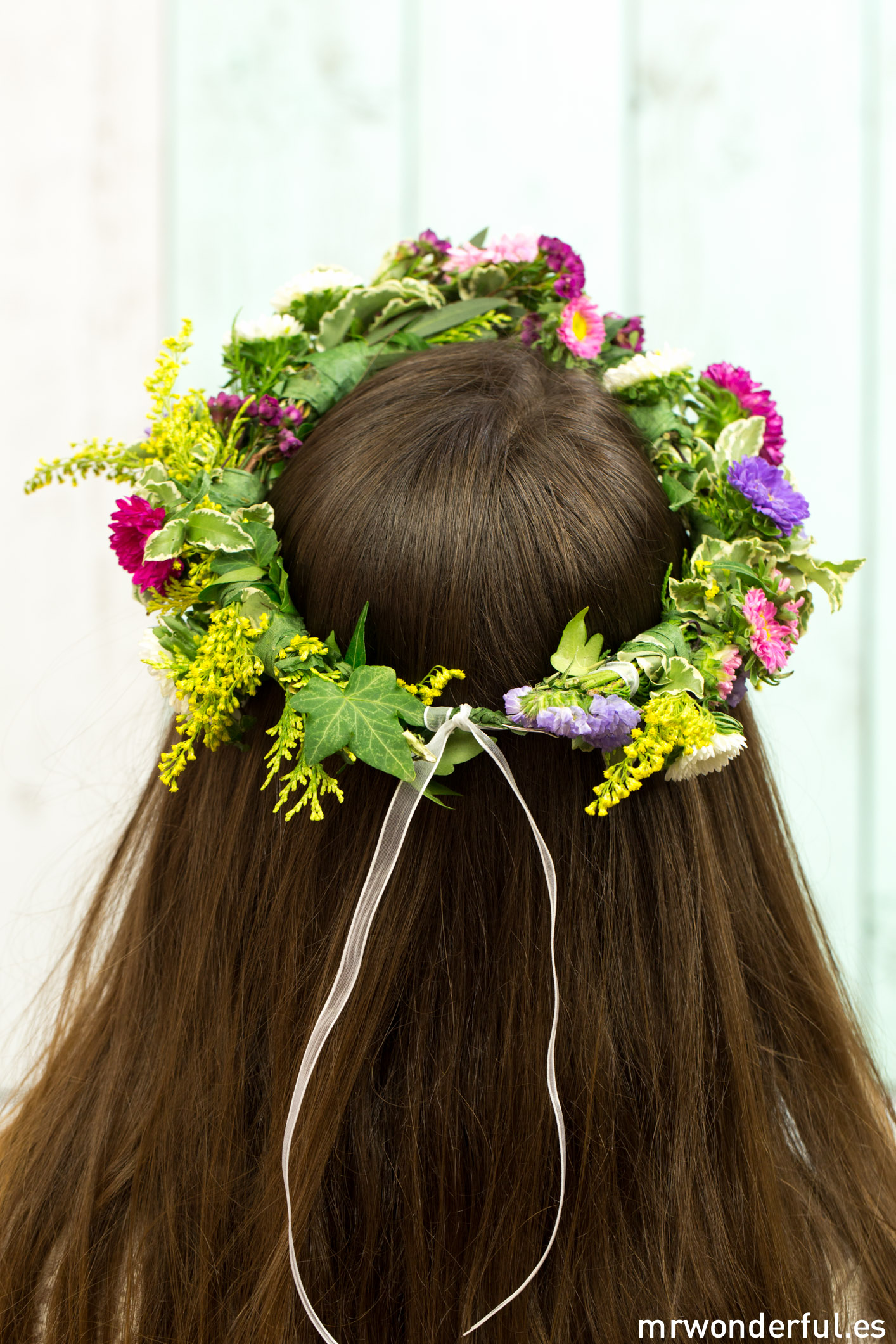 DIY – Una corona de flores para los días de verano - muymolon