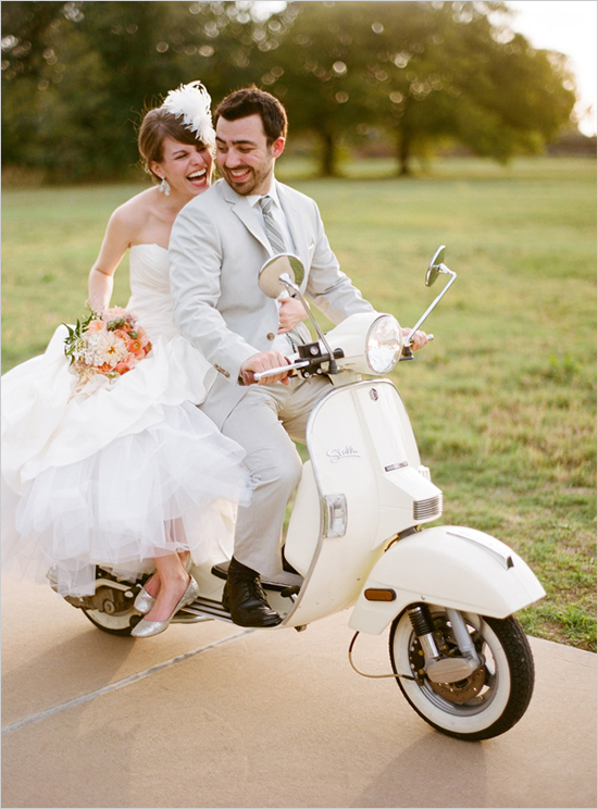 bride-and-groom-on-a-white-vintage_scooter