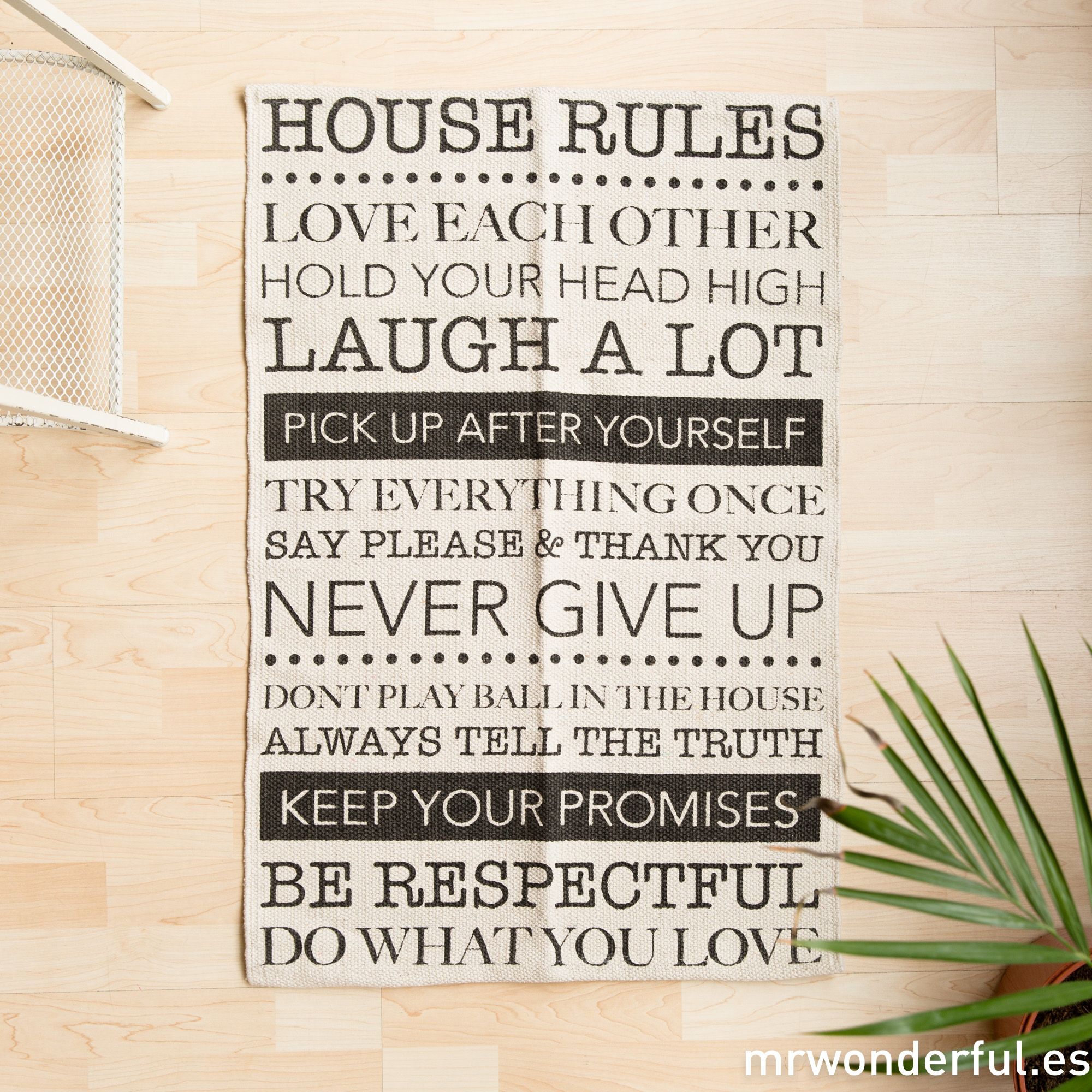 mrwonderful_dm0053_1_alfombra-pequeña-house-rules-beige-2