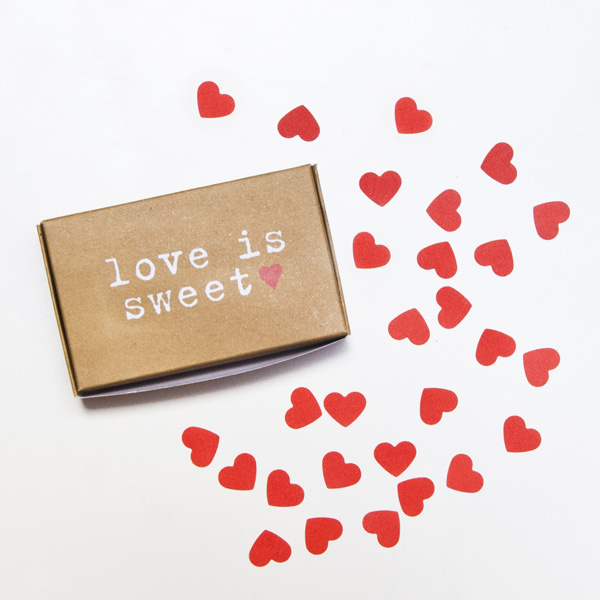 USADA - Cajita love is sweet con confeti corazones