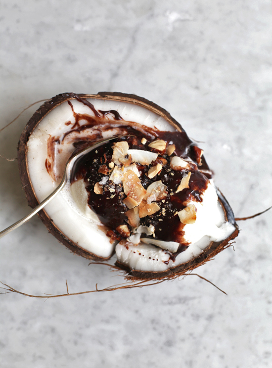 Coconut+Ice+Cream+Sundae+with+Candied+Smoked+Almonds