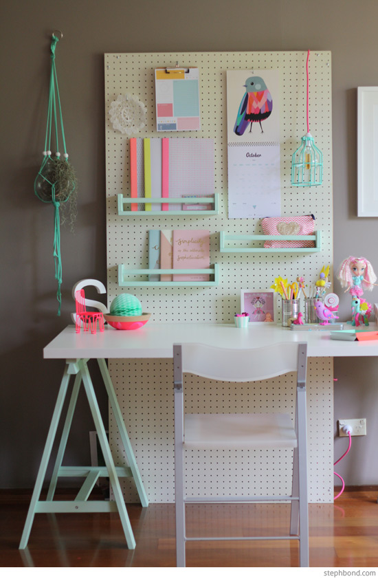 pink-mint-study-desk-kids_stephbpnd.com