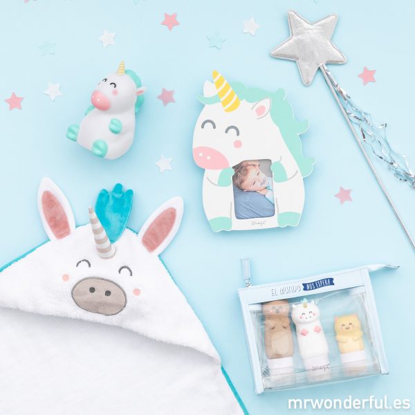 Accesorios para bebés decorados con unicornios