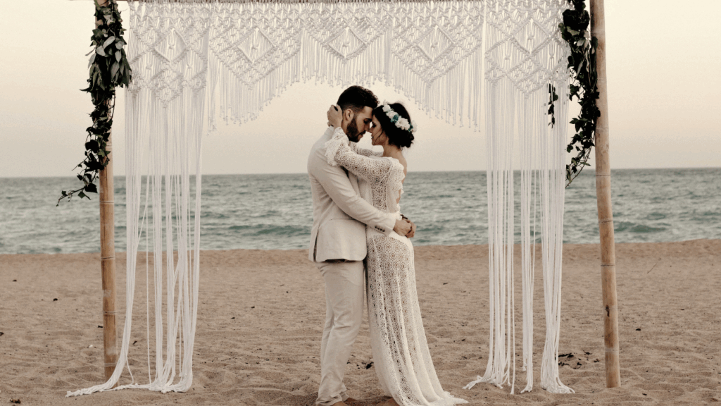 una boda cálida en la playa de denia